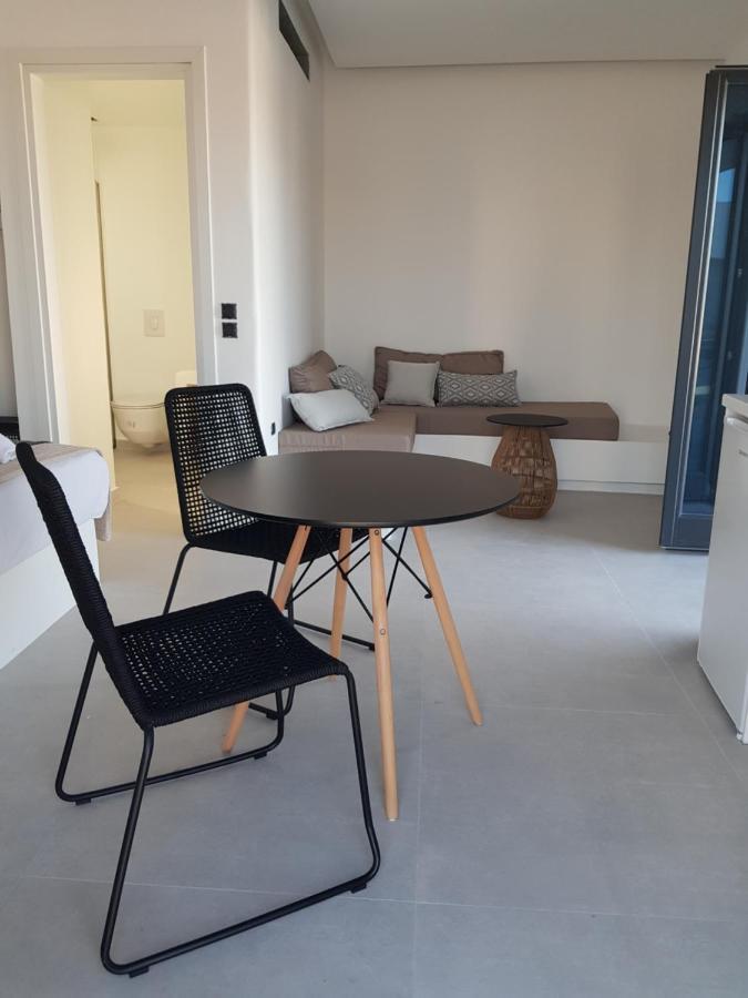 Mylithos Suites 모노리토스 외부 사진