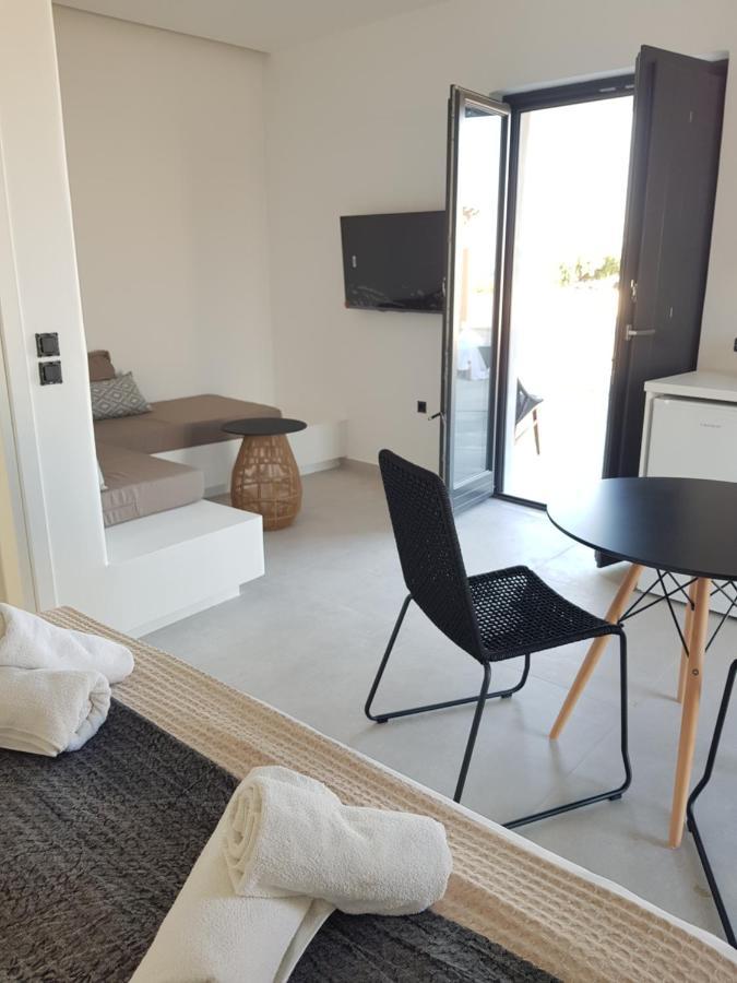 Mylithos Suites 모노리토스 외부 사진