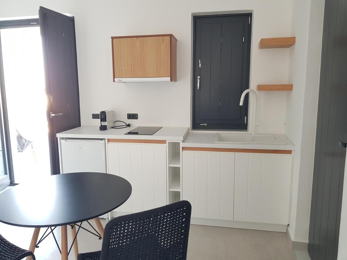 Mylithos Suites 모노리토스 외부 사진