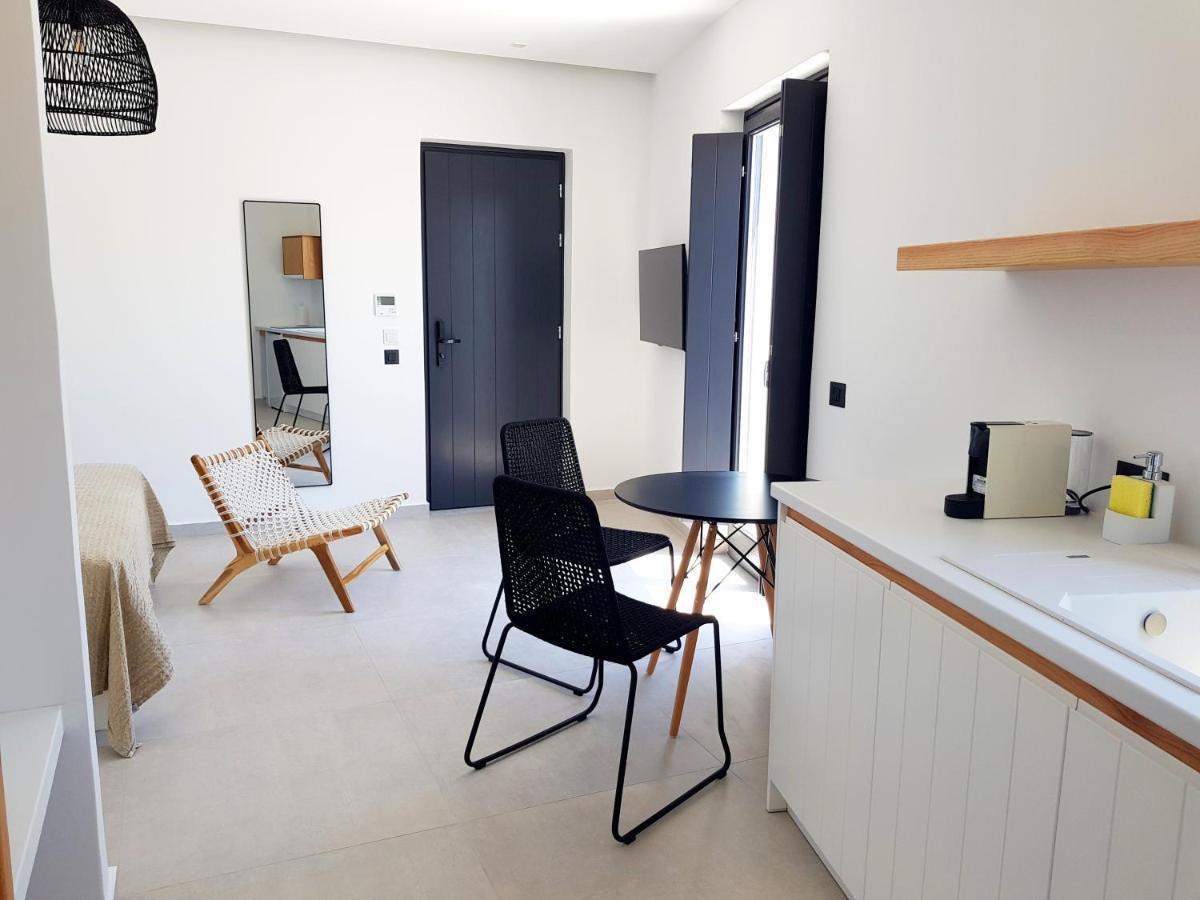 Mylithos Suites 모노리토스 외부 사진